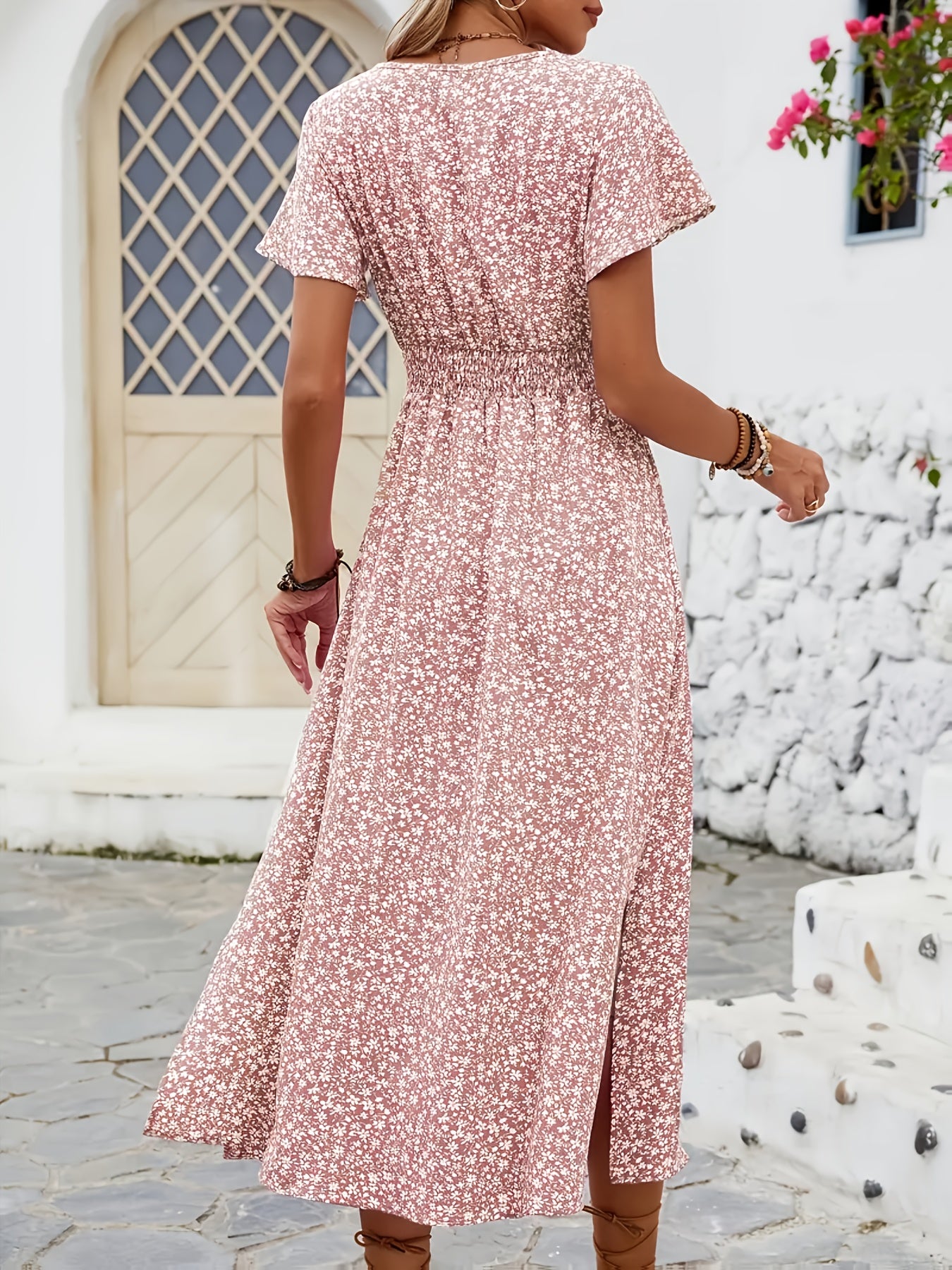 Elena – Lätt och elegant sommarklänning
