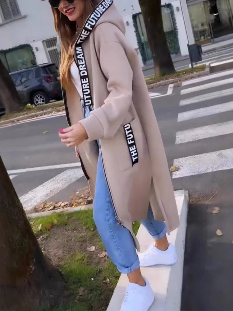 Ylva – Lång trenchcoat med elegans och värme