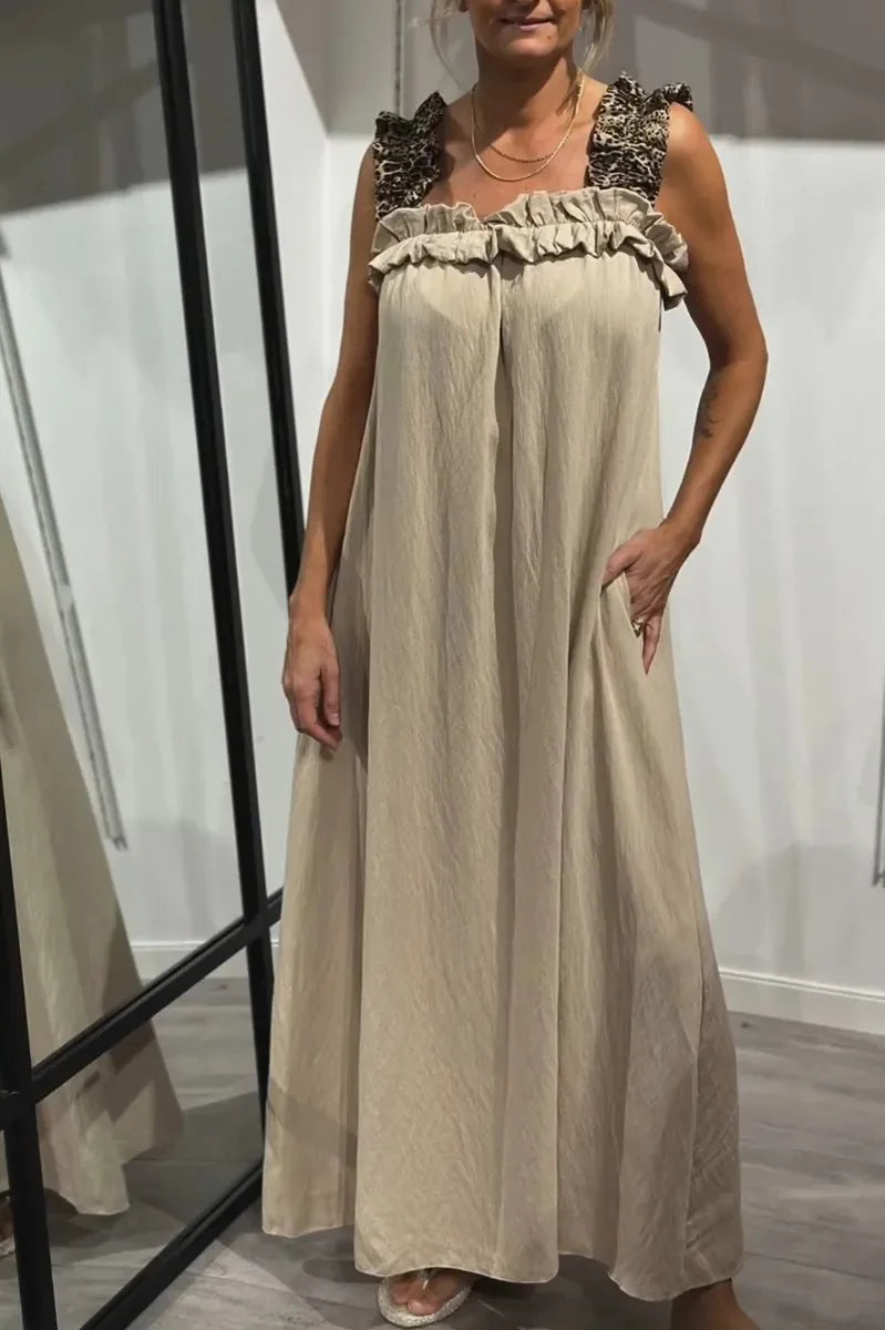 Helen – Djärv och elegant leopardmönstrad klänning