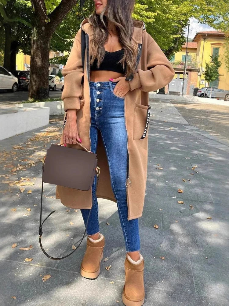 Ylva – Lång trenchcoat med elegans och värme