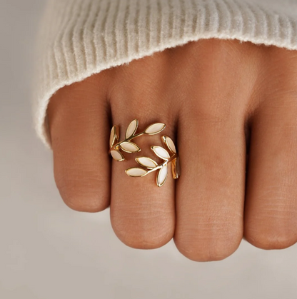 Serene – Guldblad Ring