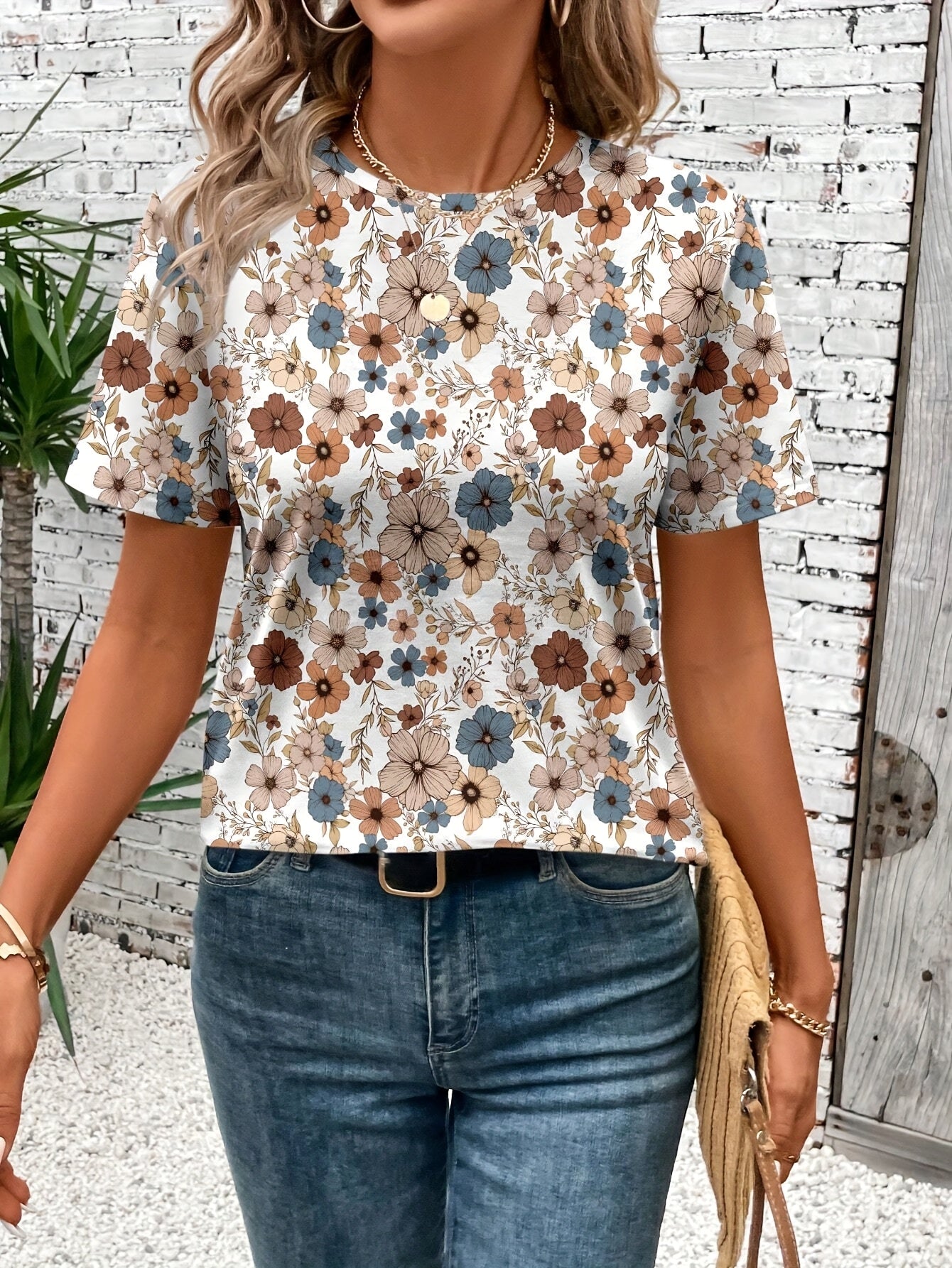 Bett – Smickrande och följsam t-shirt med lätt stretch