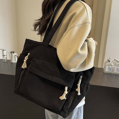 Carinella – Axelväskan som kombinerar vardagskomfort och stil - Véloria Studios