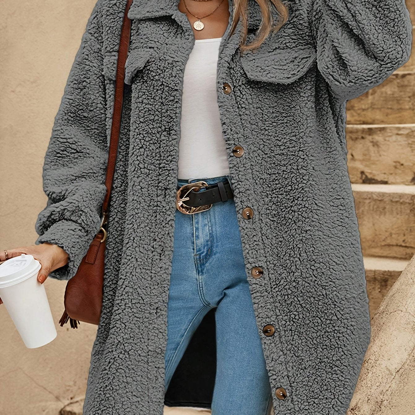 Milou – Kappan som bär elegans genom varje steg