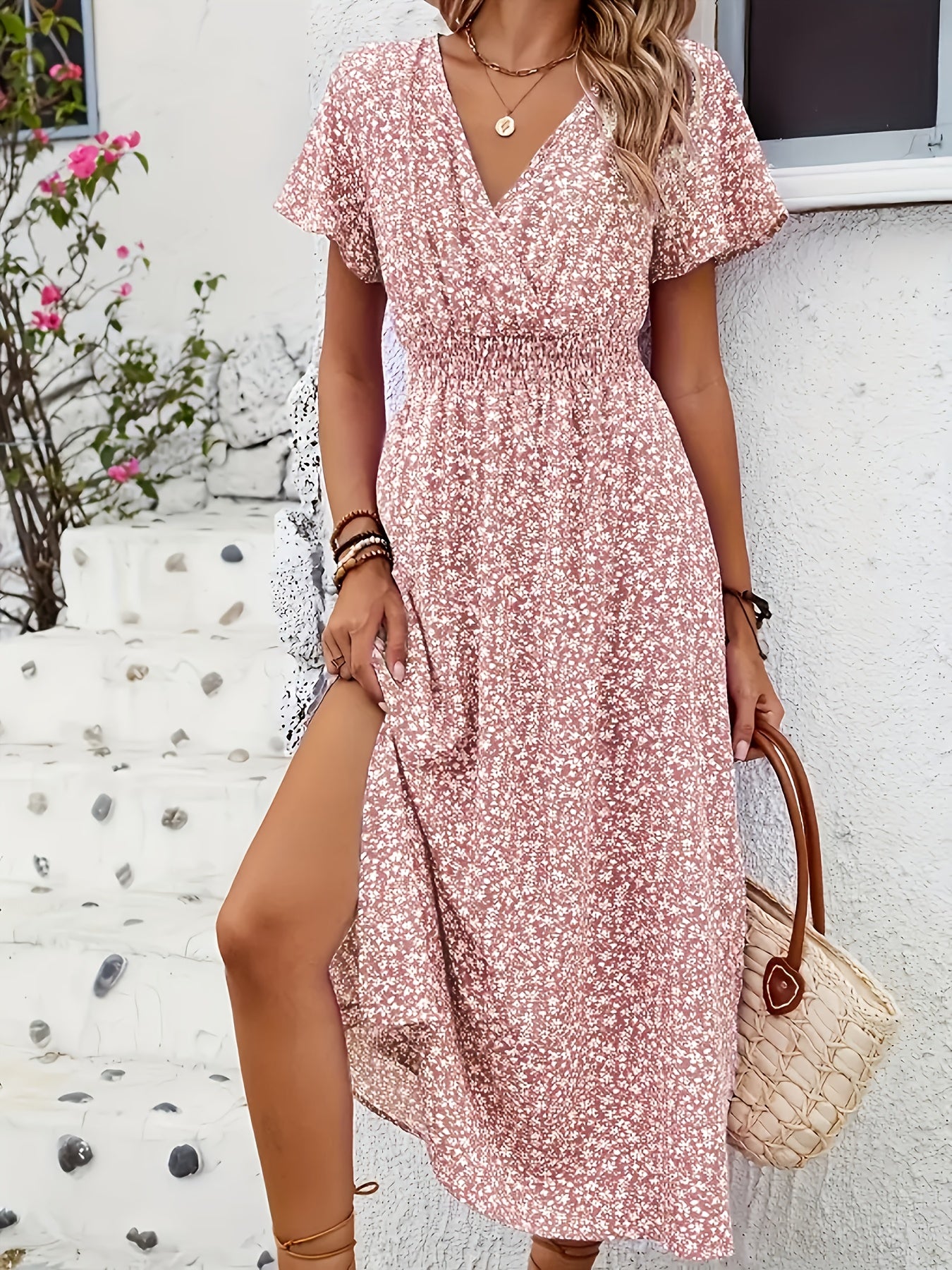 Elena – Lätt och elegant sommarklänning