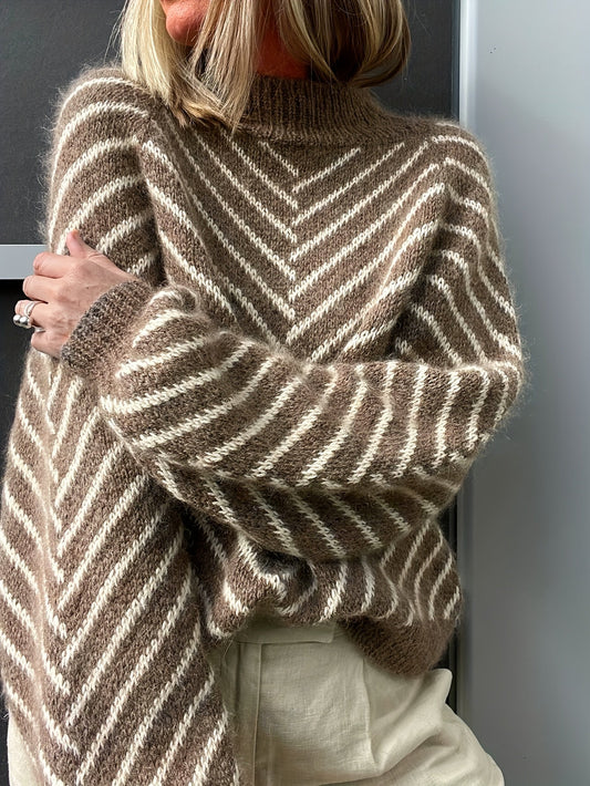 Ragnhild – Pullovern som följer din rytm - Véloria Studios